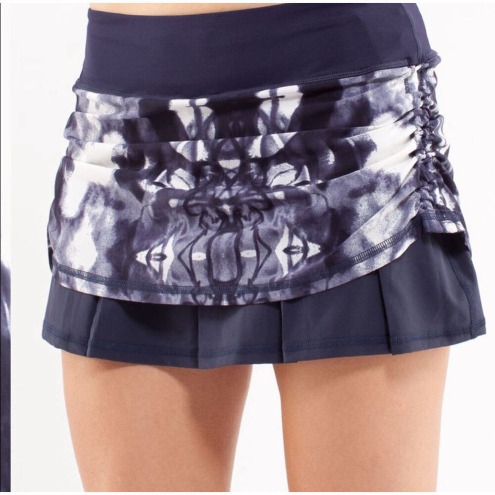 Lululemon Skort: Chase Me Inkblot White Indigo Blue, Skirt Shorts Women's 4, EUC